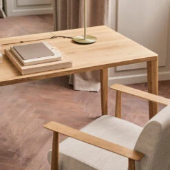 Graceful Desk 35 Graceful Desk -Danish Design Store 0001 Graceful Visti Reflection