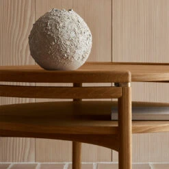 RF1905 Sideways Coffee Table 21 RF1905 Sideways Coffee Table -Danish Design Store 0001 RF1905 oak oil detail f031f284 0fa8 4168 a16b a852513e8eb6