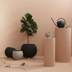 AYTM Globe Flowerpot (Order Quantity: 4) -Danish Design Store 0016 AYTM S1 03 039 d437e779 3497 4264 9465 bc8fa2d16a80