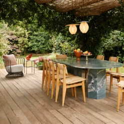 Gubi Epic Outdoor Dining Table - Elliptical -Danish Design Store 0079 GUBI Spring2025 Campaign 031 09efbfdc 6b80 4c57 a6fc 2163fadf8b33