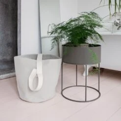 Ferm LIVING Plant Box - Round -Danish Design Store 09 9097 76777542 732d 4c20 b31b e4a111edfdda