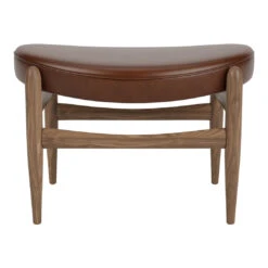 The Seal Ottoman 29 The Seal Ottoman -Danish Design Store 1211005 000000ZZ Elizabeth Ottoman Walnut Dakar 0329 Front PS d069c15d 33c9 4422 a9cb 8ff72a909f39