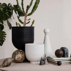 Ferm LIVING Hourglass Pot 39 Ferm LIVING Hourglass Pot -Danish Design Store 12 9916 ff317c9a 8aca 4436 bd68 750b969f48bb