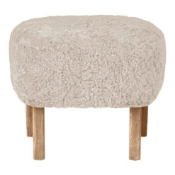 Ingeborg Ottoman - Sheepskin 18 Ingeborg Ottoman - Sheepskin -Danish Design Store 1500407 010E02ZZ Ingeborg Sheep Moonlight 1 L cb22389c 7d8b 4a7b b051 bf59647877ec