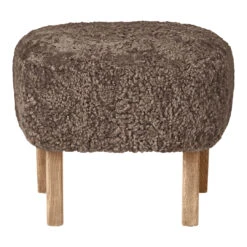 Ingeborg Ottoman - Sheepskin 16 Ingeborg Ottoman - Sheepskin -Danish Design Store 1500407 010J02ZZ Ingeborg footstool Sheep Sahara 1 L f5751d8e c6c4 416a a6c3 ad74d5421249
