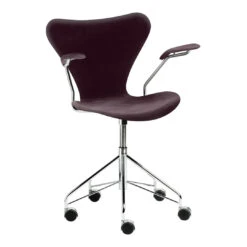 Fritz Hansen Series 7 Swivel Armchair 3217 - Fully Upholstered, Velvet 19 Fritz Hansen Series 7 Swivel Armchair 3217 - Fully Upholstered, Velvet -Danish Design Store 15093 Series 7 Velvet Dark plum
