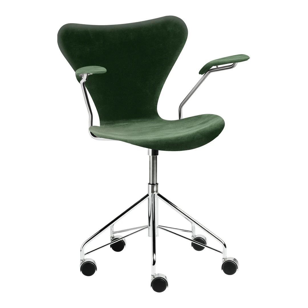 Fritz Hansen Series 7 Swivel Armchair 3217 - Fully Upholstered, Velvet 8 Fritz Hansen Series 7 Swivel Armchair 3217 - Fully Upholstered, Velvet - Image 6