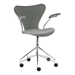 Fritz Hansen Series 7 Swivel Armchair 3217 - Fully Upholstered, Velvet 14 Fritz Hansen Series 7 Swivel Armchair 3217 - Fully Upholstered, Velvet -Danish Design Store 15100 Series 7 Velvet Seal grey