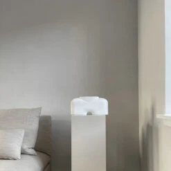 101 COPENHAGEN Cobra Fat Vase -Danish Design Store 201011 Cobra Fat Medio Bubble White Close Up