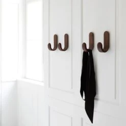 Normann Copenhagen Curve Hook 35 Normann Copenhagen Curve Hook -Danish Design Store 2020 Normann Copenhagen Curve Hook Walnut 3 3db51391 5c1c 4618 94f5 f533b6d36780