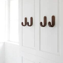 Normann Copenhagen Curve Hook 33 Normann Copenhagen Curve Hook -Danish Design Store 2020 Normann Copenhagen Curve Hook Walnut 4 a6391173 cb02 4032 82a2 d14de83cdfd0