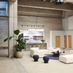 Liège Pouf -Danish Design Store 20220109 LES DEUX OFFICE 103 NORR11 a7ea266d 8dbe 486f a16f 2f94c83ad9e2