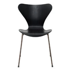 Fritz Hansen Series 7 Chair 3107 - Color -Danish Design Store 3107 Series 7 Black Coloured Ash Brown Bronze Base