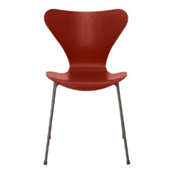 Fritz Hansen Series 7 Chair 3107 - Color -Danish Design Store 3107 Series 7 Venetian Red Coloured Ash Brown Bronze Base