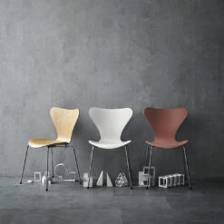 Fritz Hansen Series 7 Chair 3107 - Clear Lacquered -Danish Design Store 6524 Series 7 ade82c5d 1e30 43d9 b1e0 a669444c970c