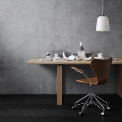 Fritz Hansen Series 7 Swivel Armchair 3217- Fully Upholstered -Danish Design Store 9908 Dogu Pendant