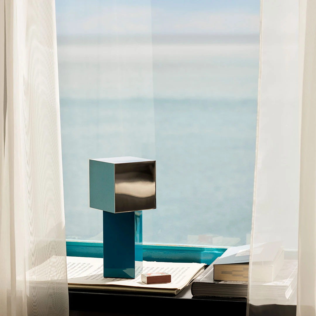 Pivot ATD7 Portable Table Lamp 17 Pivot ATD7 Portable Table Lamp - Image 15