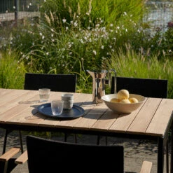 Ville AV34 Outdoor Armchair 26 Ville AV34 Outdoor Armchair -Danish Design Store ATD Retail 2024 VilleAV25 VilleAV34 CollectGlassSC78 MomentoJugJH38 CollectTraySC64 2