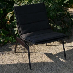 Ville AV44 Outdoor Lounge Chair - Stackable -Danish Design Store ATD Retail 2025 Ville AV44 Ville AV44 Cushion 02