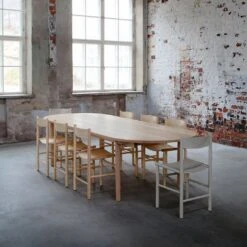 Linea Akademia Dining Chair 33 Linea Akademia Dining Chair -Danish Design Store Akademia chair ash Basic table ash oval 300x110 space2