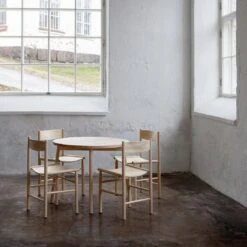 Linea Akademia Dining Chair 31 Linea Akademia Dining Chair -Danish Design Store Akademia Skandi table ash in space1