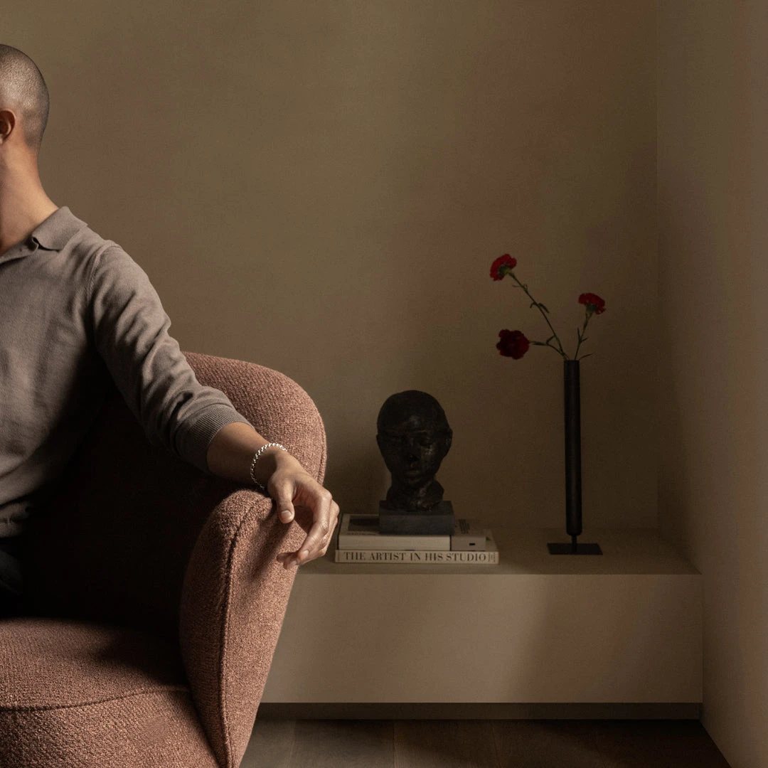 Stance Vase 12 Stance Vase - Image 10