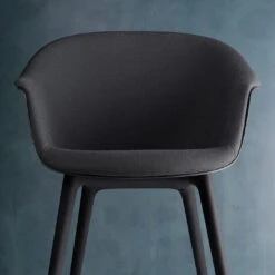 Gubi Bat Dining Chair - Front Upholstered - Plastic Base -Danish Design Store Bat DiningChair Plastic FrontUpholstered Black Black Kvadrat TwillWeave 190 Detail