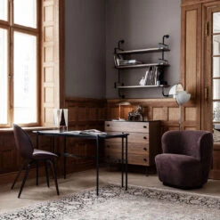 Gubi Stay Lounge Chair - Plinth Base 40 Gubi Stay Lounge Chair - Plinth Base -Danish Design Store BeetleDiningChair TSDesk StayLoungeChair Multi LiteFloorLamp DemonShelf 62Dresser B 4TableLamp 5321TableLamp 724bc53c fc9a 4359 8c4e 43712a5b284d