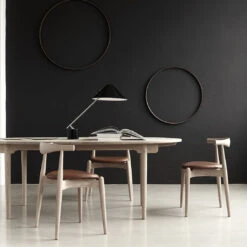 CH20 Elbow Chair - Wood 39 CH20 Elbow Chair - Wood -Danish Design Store CH20 Detail 02