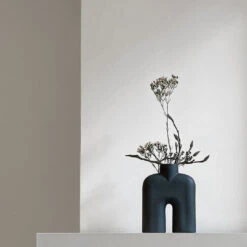 101 COPENHAGEN Cobra Tall Vase -Danish Design Store Cobra Tall Mini Black Ikebana