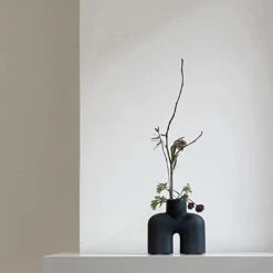 101 COPENHAGEN Cobra Uno Vase 31 101 COPENHAGEN Cobra Uno Vase -Danish Design Store Cobra Uno Mini Black Ikebana