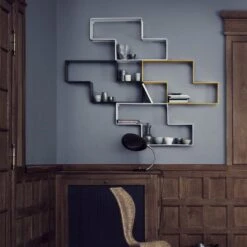 Gubi Mategot Dedal Bookshelf 12 Gubi Mategot Dedal Bookshelf -Danish Design Store DedalShelf CobraTableLamp 01 60c80764 7e4f 4f09 8992 fed631622994