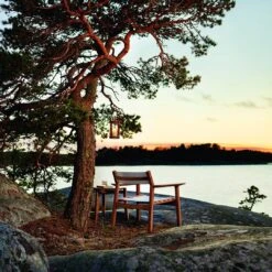 Djuro Lounge Table -Danish Design Store Djuro teak white photo johan carlson 2 1f744b6f fbc9 42e5 ac34 1ae4f5dffc46