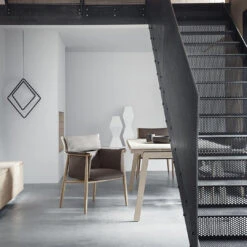 E005 Embrace Chair 32 E005 Embrace Chair -Danish Design Store E005 oak oil fabric divinamd353 E005 oak oil fabric balder3692 Extend table