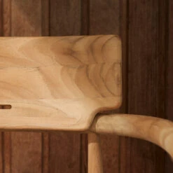 E008 Embrace Outdoor Dining Chair -Danish Design Store E008 teak untreated detail V1