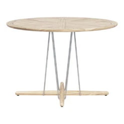 E022 Embrace Outdoor Table 16 E022 Embrace Outdoor Table -Danish Design Store E022 teak untreated stainlesssteel y110 front