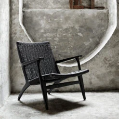 CH25 Easy Chair -Danish Design Store Env CH25BK front 93efc265 f3f3 4544 8a3f d7c60d8c952c