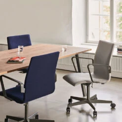 Fritz Hansen Pluralis Meeting Table (189" L) 26 Fritz Hansen Pluralis Meeting Table (189" L) -Danish Design Store FH Oxford 3291W chair Pluralis matching base RGB 8e429081 a929 40cc 8527 a82ee3add205