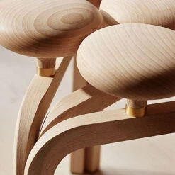 Fritz Hansen Utzon Stool -Danish Design Store FH Utzon Stool Oiled Beech 1 detail 2