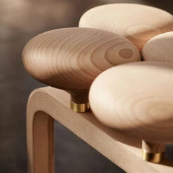 Fritz Hansen Utzon Stool -Danish Design Store FH Utzon Stool Oiled Beech detail