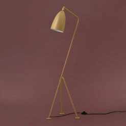 Gubi Grossman Gräshoppa Floor Lamp -Danish Design Store Grashoppa Floor lamp Olive brown1 6b76edb7 963d 4ad8 ac02 ce40ba9e51cc