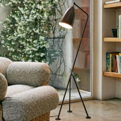 Gubi Grossman Gräshoppa Floor Lamp -Danish Design Store Gubi Fall 2022 37 5d7b88ed 08b1 490b a0bc 33ef4edfc3fa