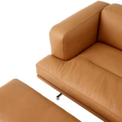 Inland Pouf -Danish Design Store InlandAV23 NobleAnilineleatherCognacw.Polishedaluminiumbase InlandAV32 NobleAnilineleatherCognacw.Polishedaluminiumbase detail 4