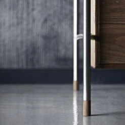 AJ52 Society Table 12 AJ52 Society Table -Danish Design Store Jacobsen AJ52 Society Table Walnut Feet Detail 1