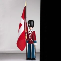 Kay Bojesen Standard Bearer Figurine 9 Kay Bojesen Standard Bearer Figurine -Danish Design Store KB 39224 3