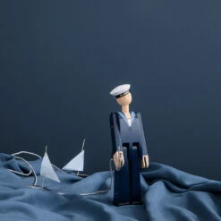 Kay Bojesen Navy / Marine Figurine -Danish Design Store KB 39267 Marine single fgure looking at moon 16