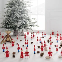 Kay Bojesen Christmas Lise Figurine 21 Kay Bojesen Christmas Lise Figurine -Danish Design Store KB christmascampaign2021 39260 39430 39480 39435 39437 72114878 fa3f 41e0 9512 1b6ebd868476