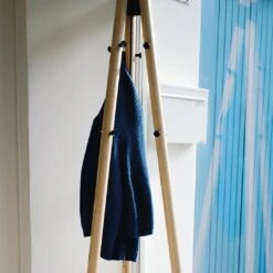 Artek Kiila Coat Stand -Danish Design Store Kiila coat stand clear lacquer black pegs 1 JPG