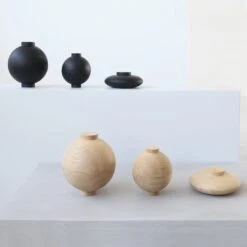 Wooden Galaxy -Danish Design Store KristinaDamStudio Wooden Spheres Black Oak 3daf15c4 670d 4ba4 84ea 62e4a9f0a50f