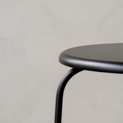 Afteroom Stool -Danish Design Store MENU Afteroom Stool 2 005fa907 2da5 4fd4 bda0 664377594057